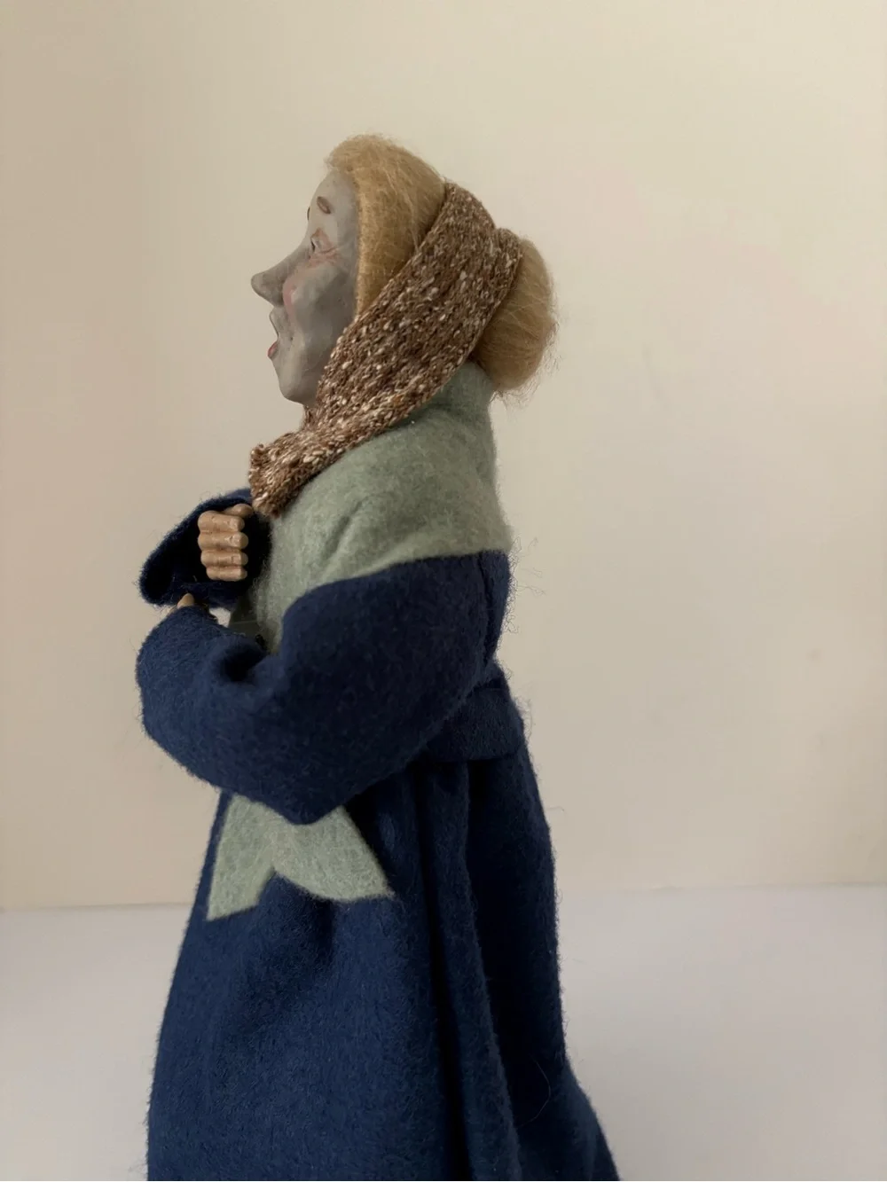 Vintage Byers Choice Lady Caroler Doll. Blue dress w/Green Shawl. 12” on stand.